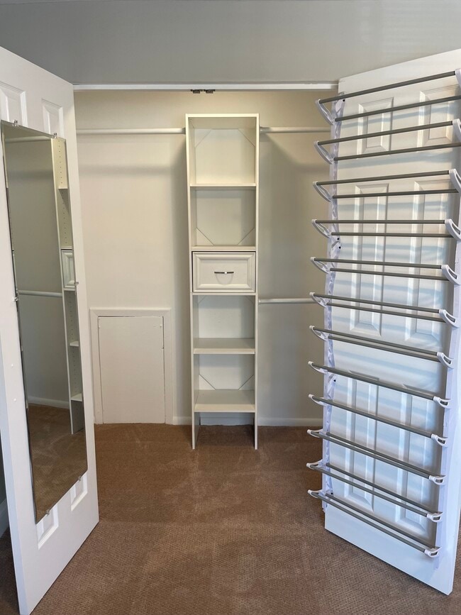 Bedroom Closet - Marimont Apartments