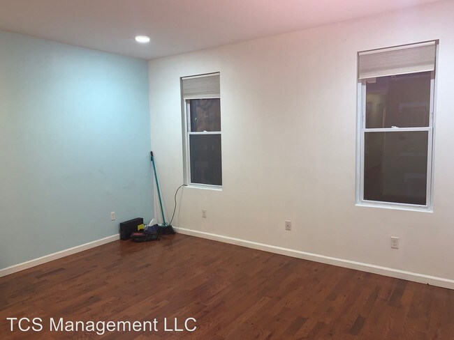 Foto del edificio - 2237 N Sydenham St