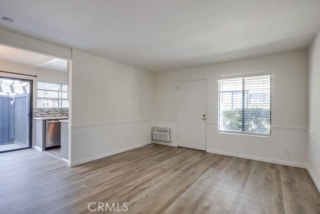 Building Photo - 323 Streamwood