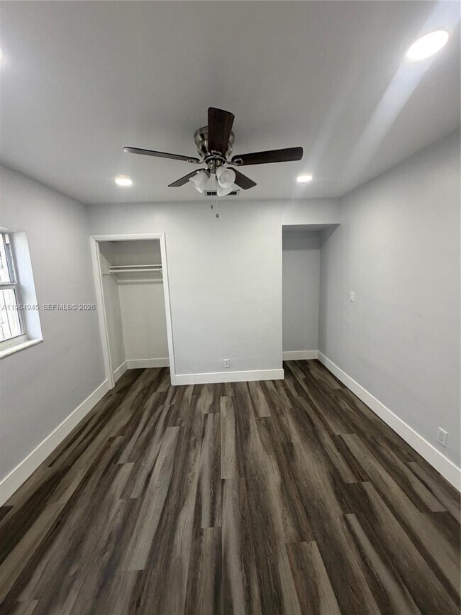 Foto del edificio - 531 NE 58th St