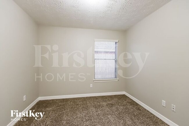 Building Photo - 15114 Diamond Way