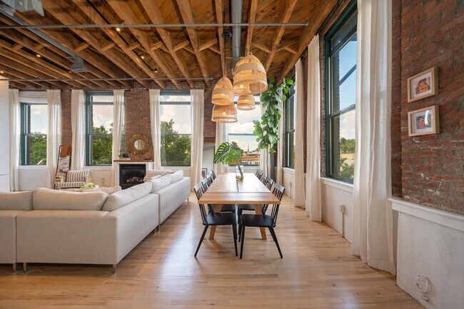 Foto del edificio - 126 Webster Ave