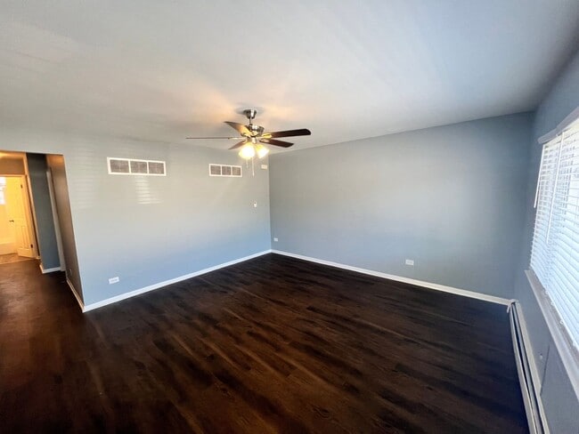 Building Photo - 2657 W 47th St