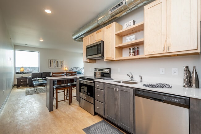 Building Photo - 245 Kingston