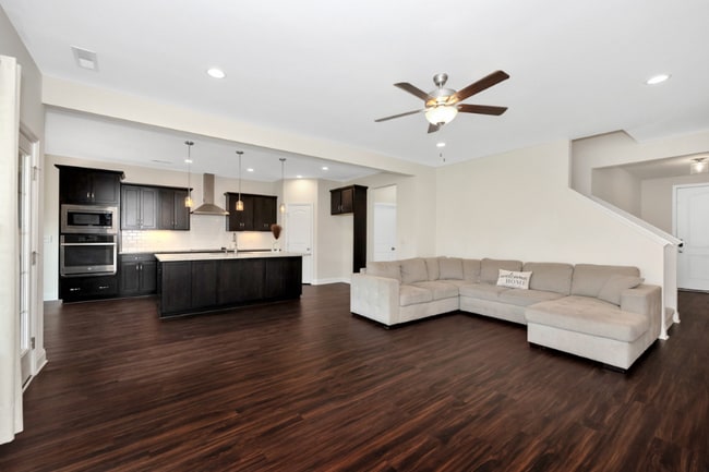 Building Photo - 141 Slade Thomas Dr