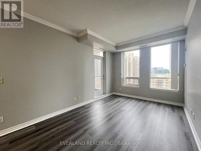Building Photo - 388 Prince of Wales Dr