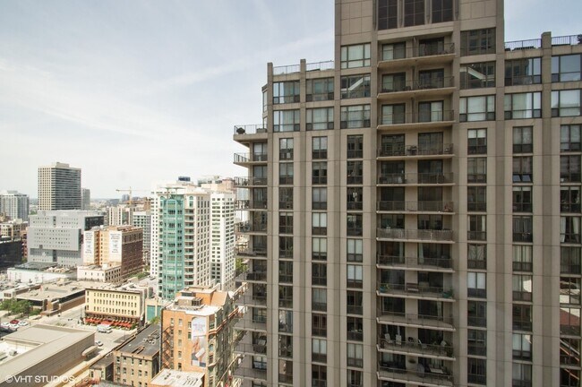 Building Photo - 33 W Ontario St
