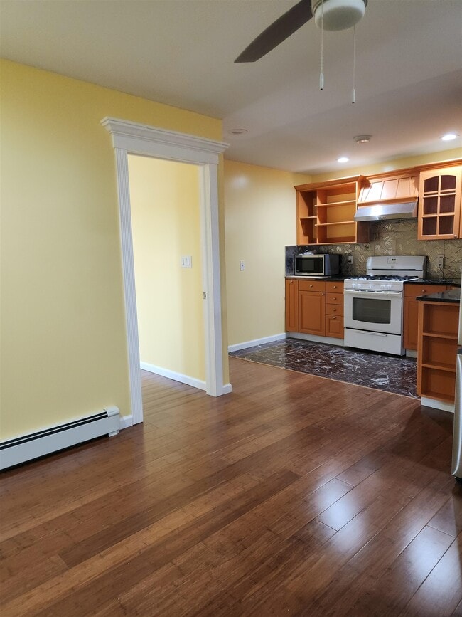 Building Photo - 39 Terhune Ave