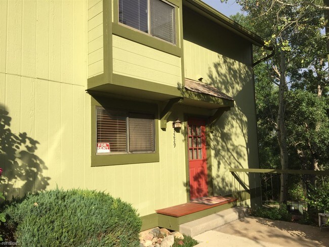 Foto del edificio - 2 br, 2 bath Townhome - 3229 Redstone Rd