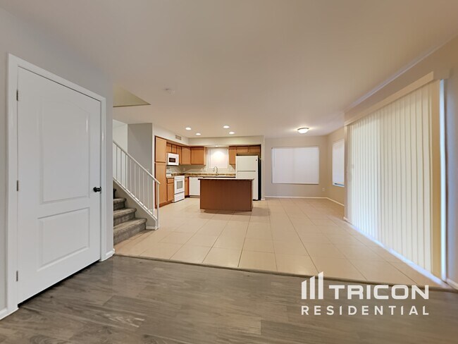 Building Photo - 7906 S 46th Ln