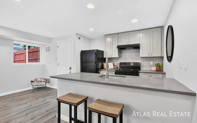 Foto del edificio - 1472 S Dudley St