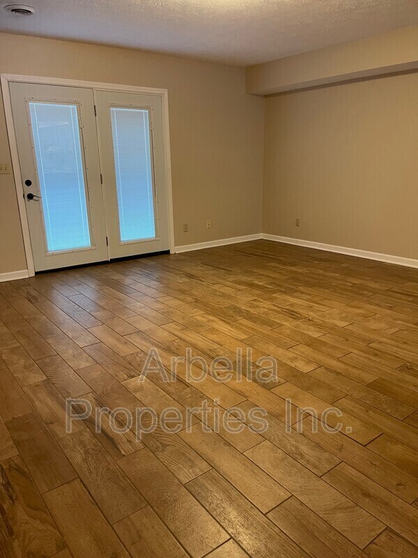 Building Photo - 461 Eastley Ct