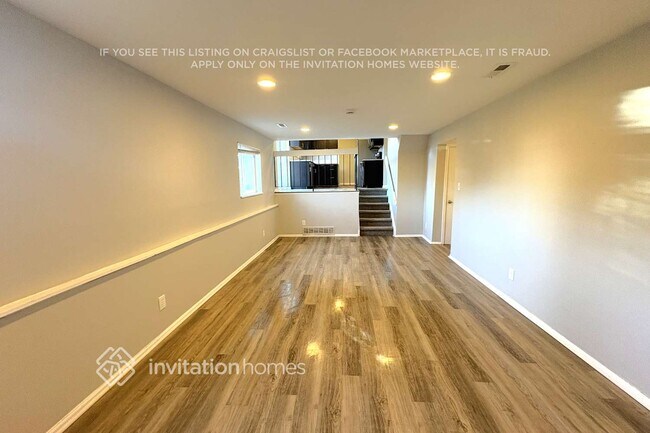 Building Photo - 4560 E 121st Pl