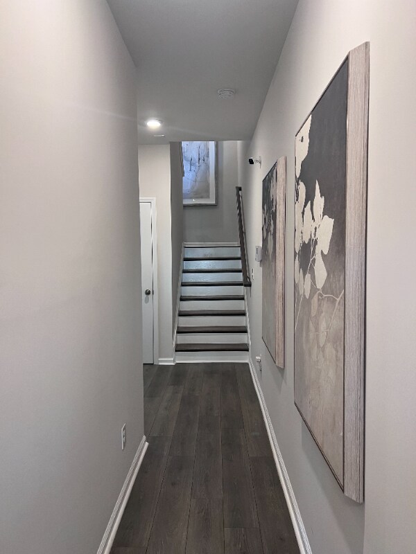 Building Photo - 2102 Graywell Ln