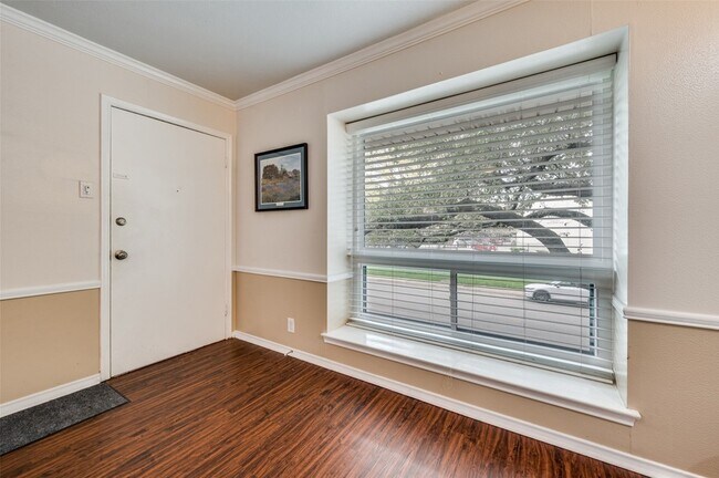 Foto del edificio - 10029 Regal Park Ln