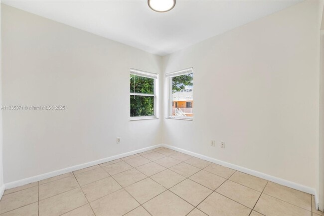 Building Photo - 573 NE 82nd St