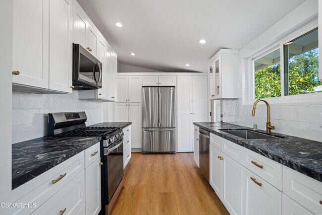 Foto del edificio - 7806 Kentland Ave