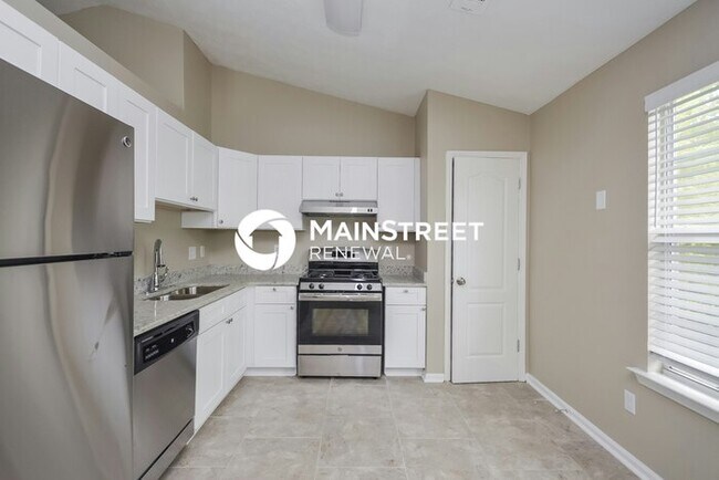 Foto del edificio - 4 Bedroom Pet-Friendly Home in Lithonia, GA with Main Street Renewal