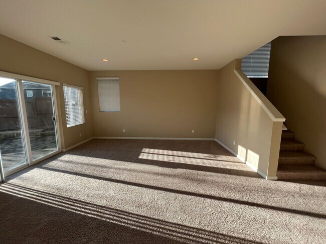 Foto del edificio - Gorgeous 5BD* 3.5 Bath* Single Family Home...