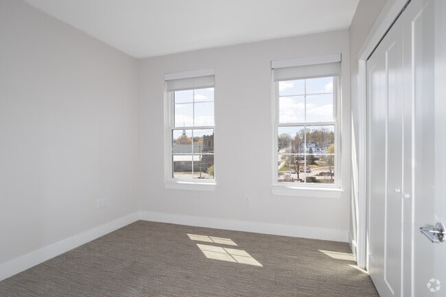 2BR, 2BA - 1,078SF - Primary Bedroom - Orpheum Apartments