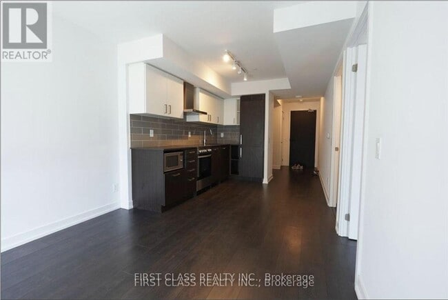 Building Photo - 125 Redpath Ave