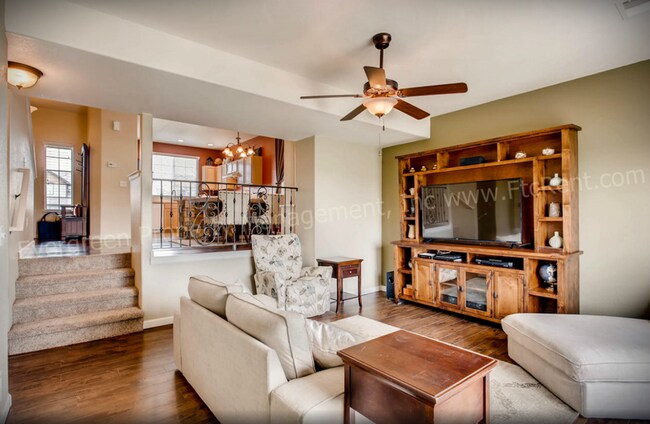 Foto del edificio - Beautiful 3 Bed, 3 Bath in the Maple Hill ...