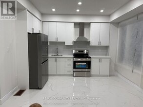 Building Photo - 387 Tennant Cir
