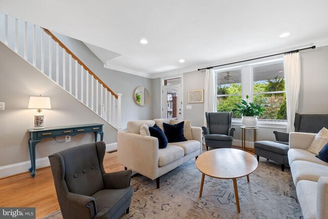 Foto del edificio - 713 Ingraham St NW