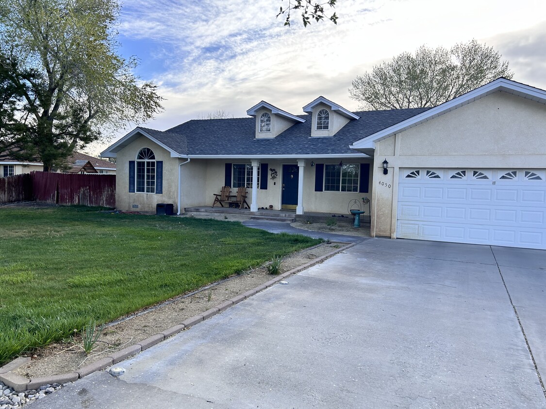 Primary Photo - 4050 Santa Fe Dr
