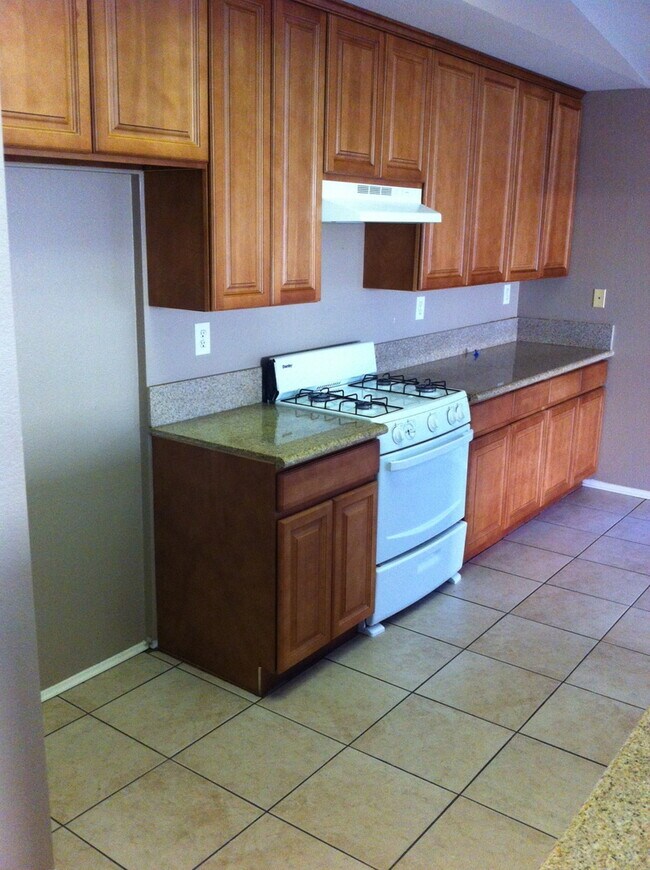 Foto del edificio - 3 BEDROOM HOME NEAR EAGLE RANCH COMMUNITY OFF TOPAZ RD.