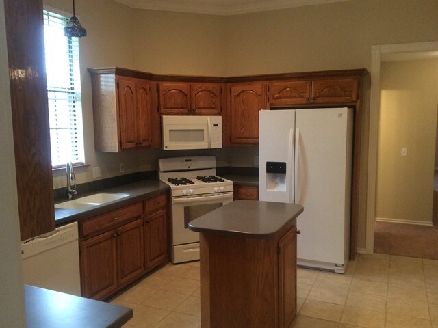 Building Photo - 8804 Timberwood Lane
