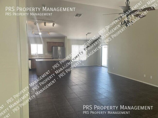 Foto del edificio - NOW AVAILABLE!!!