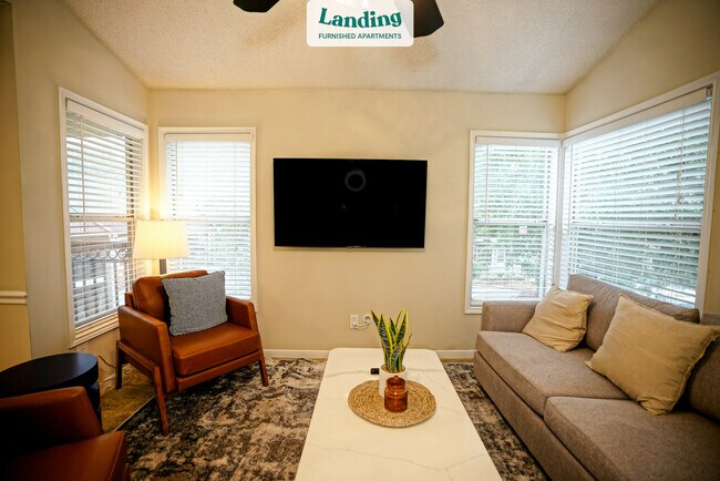 Building Photo - 2901 Crowne Ridge Dr