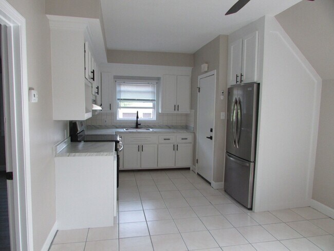 Foto del edificio - 1038 Somerset Ave