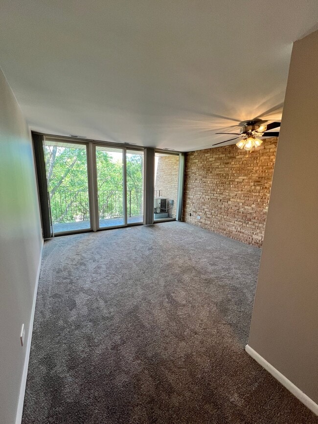 Building Photo - 5650 Abbey Dr