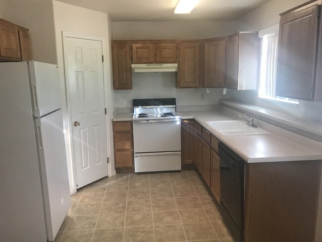 Building Photo - Dixie Downs Condo