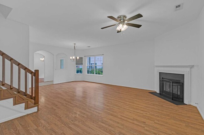 Building Photo - 417 Belmont Cir