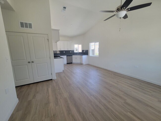 Foto del edificio - 8313 Grandy St