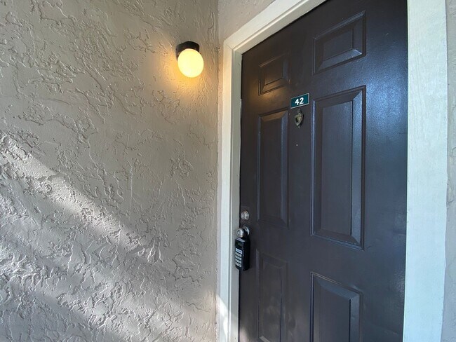Building Photo - 2BD/2BA Condo in Winter Park!