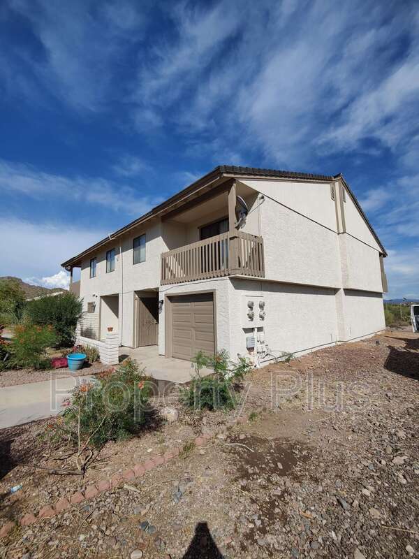 Primary Photo - 10428 E La Palma Ave