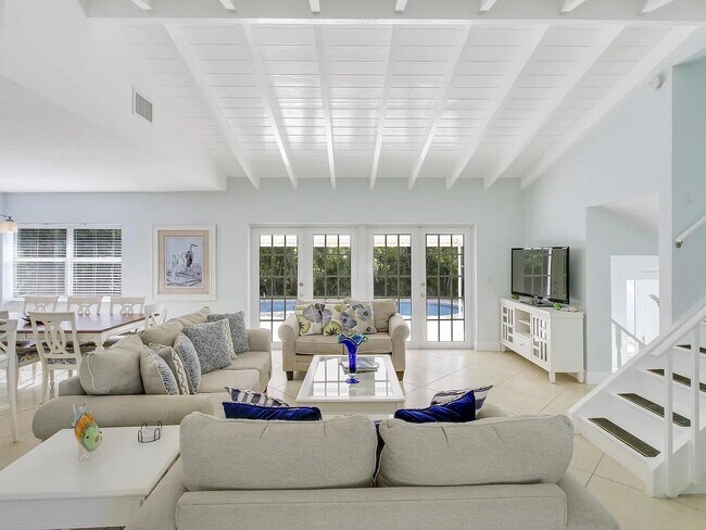 Foto del edificio - 1310 Manor Dr