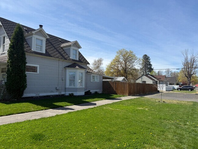 Foto del edificio - 801 Guernsey St