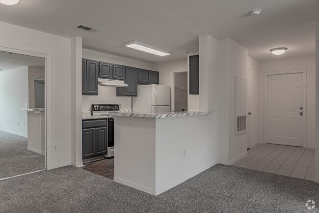 2BR, 2BA - 1,028SF - Kitchen - Grove at Cary Park