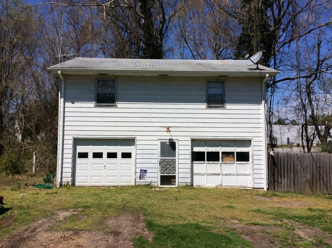 113 Depot St Unit N/A, Toano, VA 23168 Room for Rent in Toano, VA