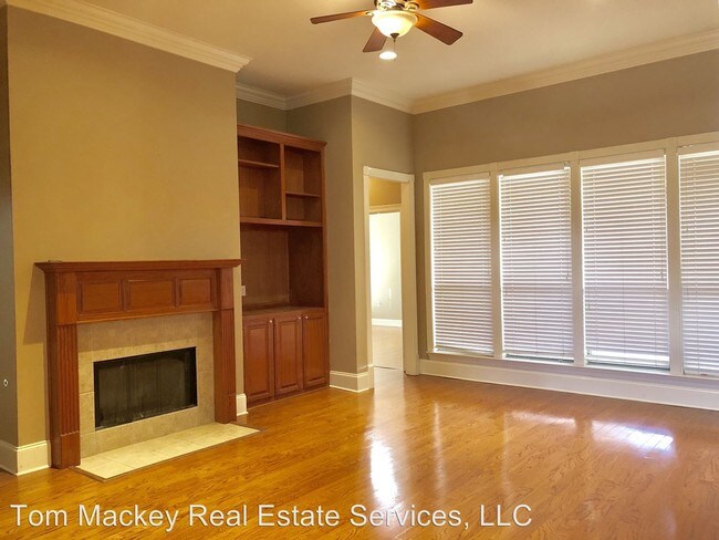 Foto del edificio - 4 br, 2 bath House - 13107 OAK KNOLL DR.