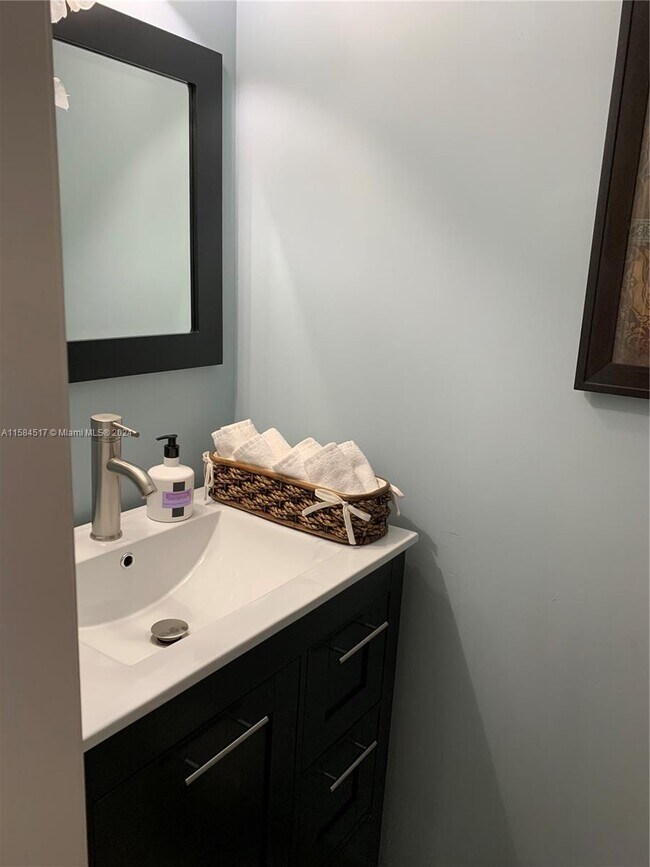 Foto del edificio - 7001 SW 164th Ct