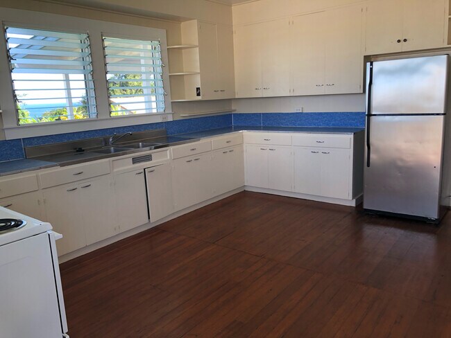 Building Photo - 280 Kulana St