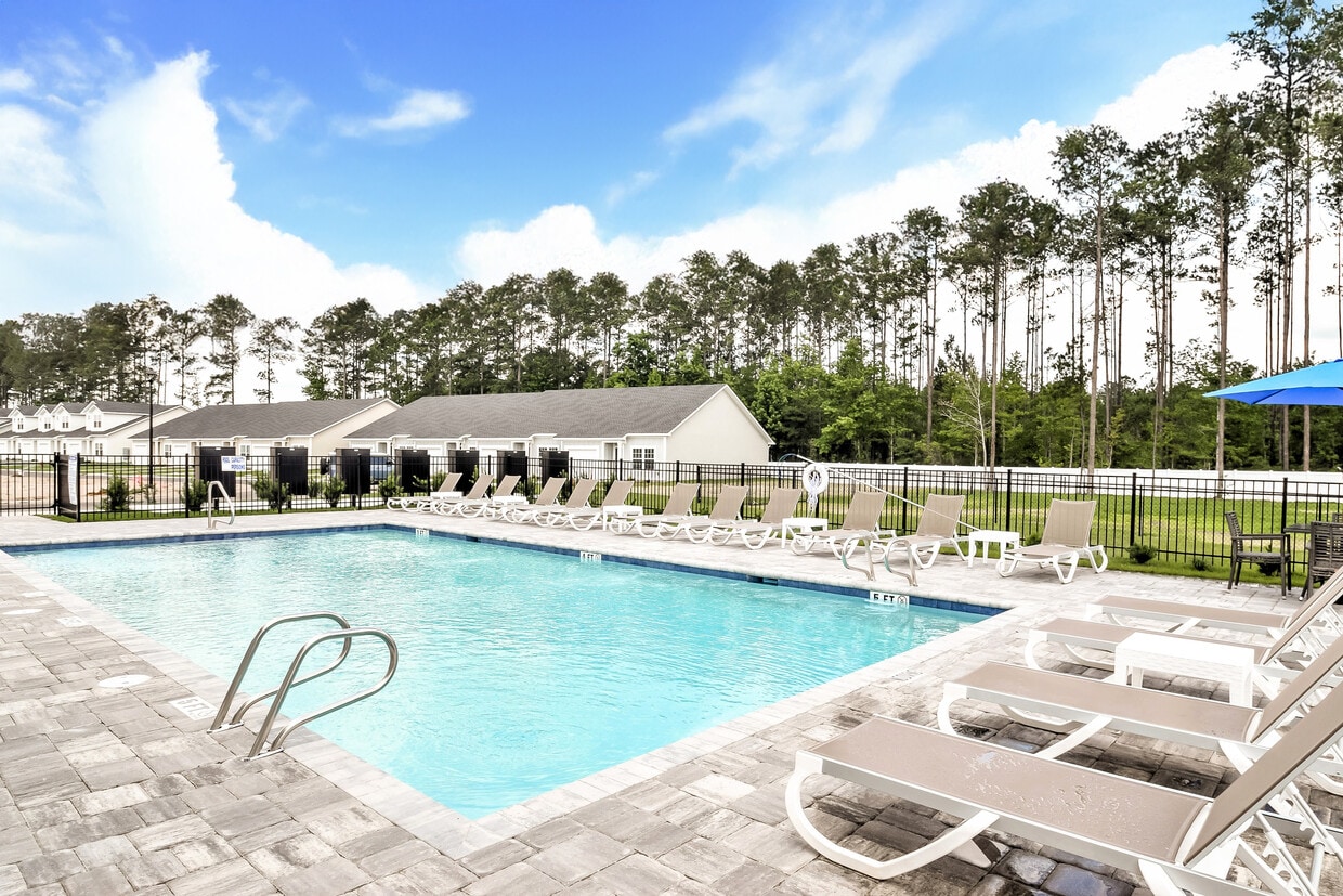 Walker Point Community Pool - Walker Point