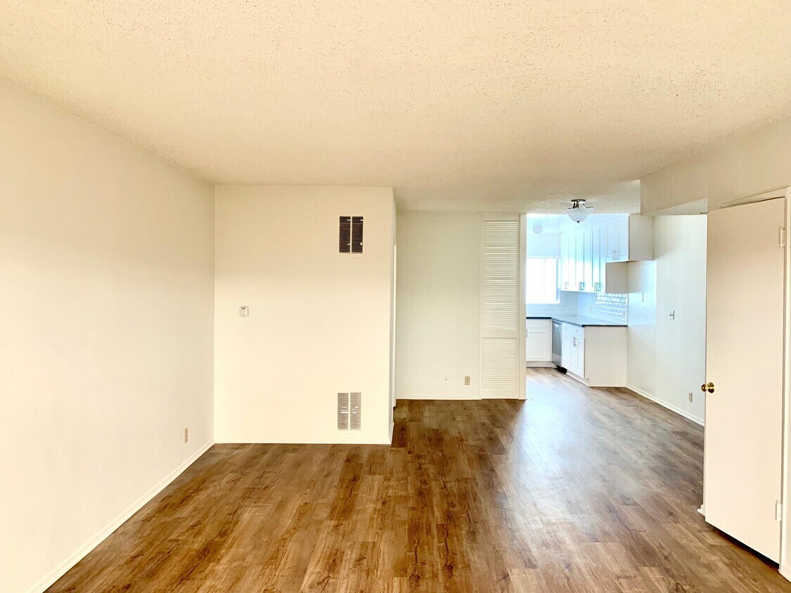 1235 N Hayworth Ave, West Hollywood, CA 90046 Apartments in West