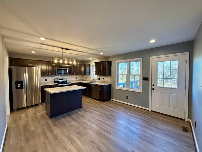 Building Photo - 112 Brenleigh Ct